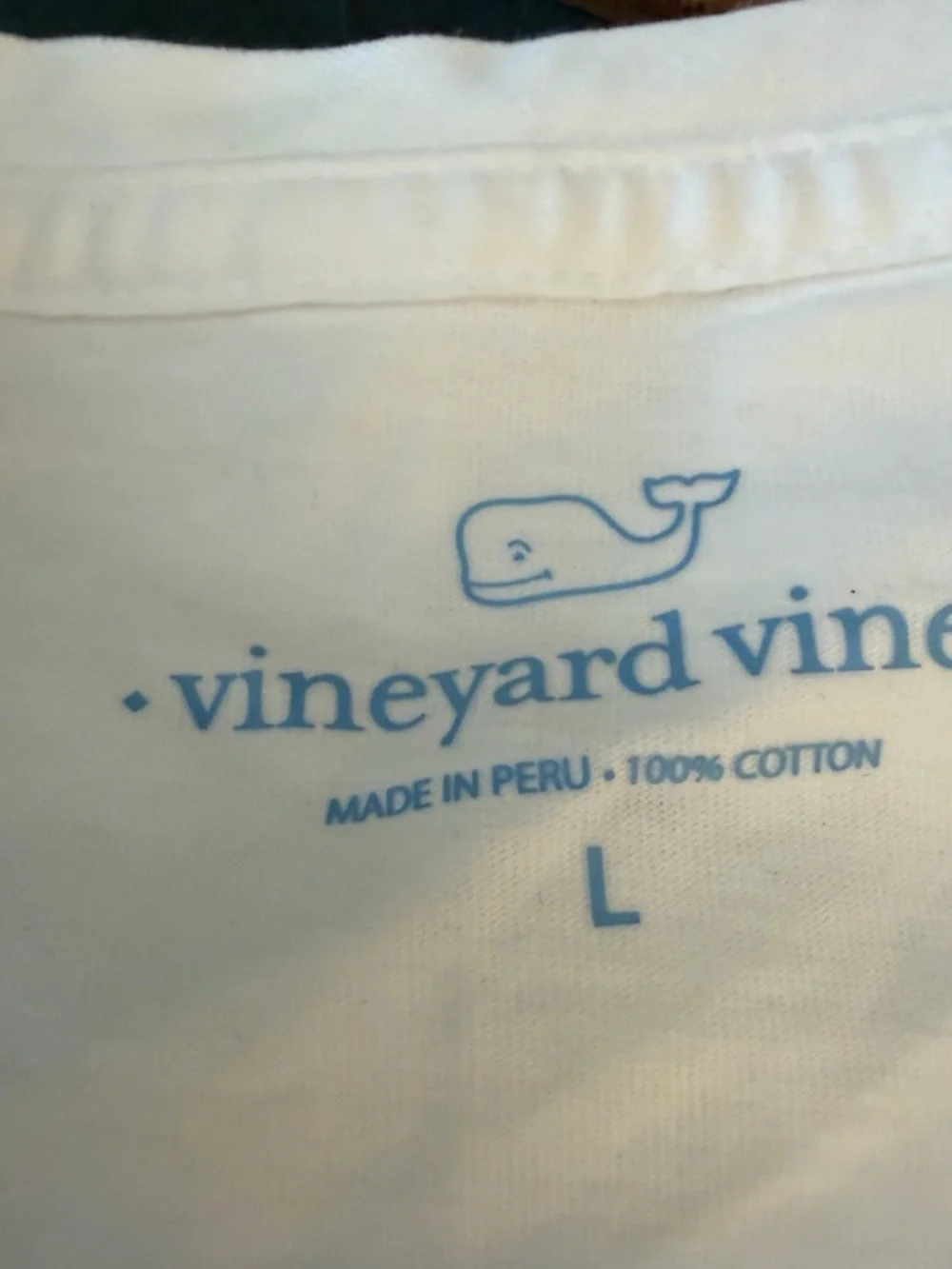 Vineyard Vines white T shirt kids large  Like new